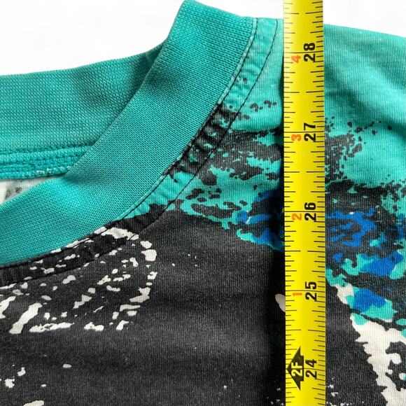 Vintage Wave Board Surfing AOP Surf T Shirt Surfer Beach XL USA 80s 90s Pattern - Picture 12 of 12